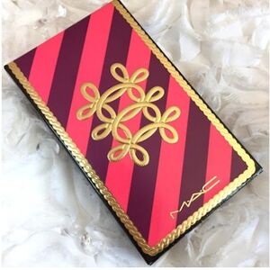 MAC Cosmetics LE Whisper of Guilt Face Compact